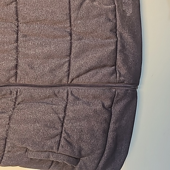 North Face Heather XL purple puffer vest - Picture 5 of 12